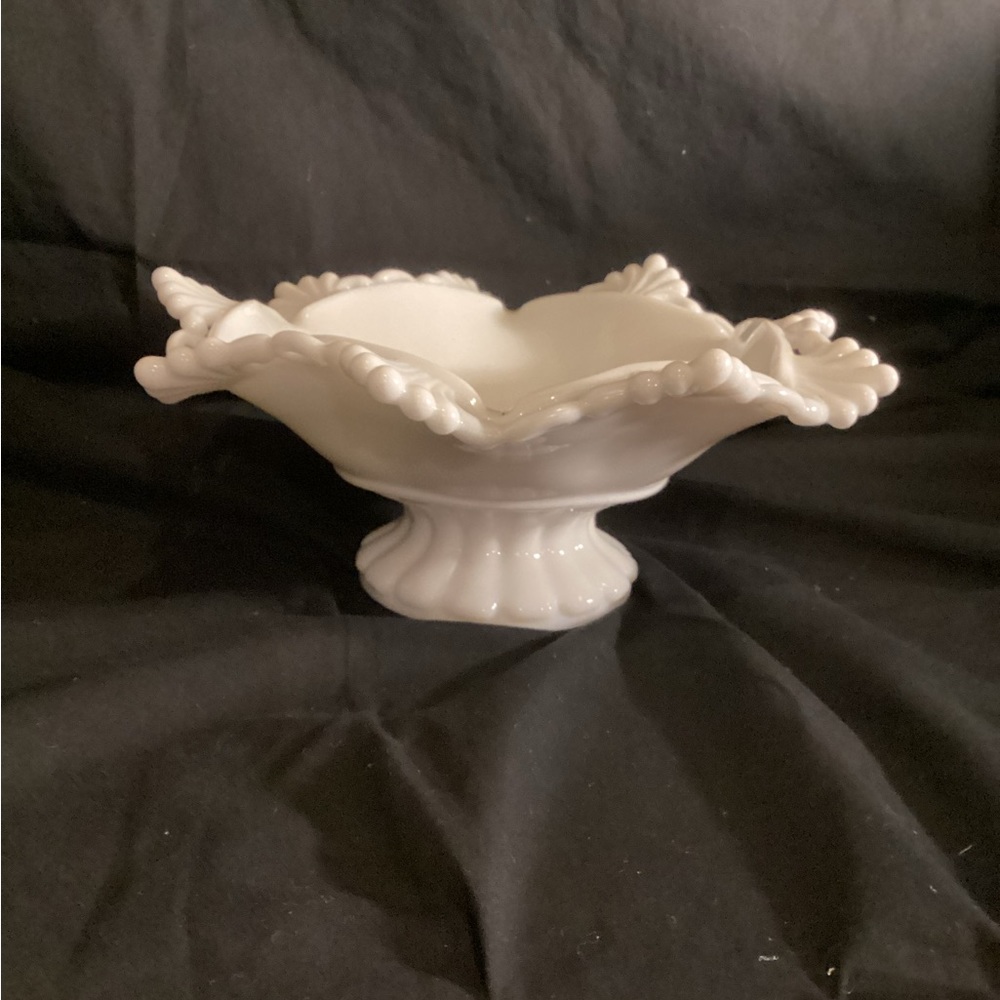 Westmoreland, milk, glass, pedestal, footed, serving bowl